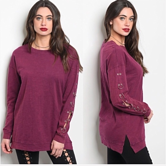 📍SALE Sassy Chic Raspberry Ring Sleeve Top S - Picture 2 of 5
